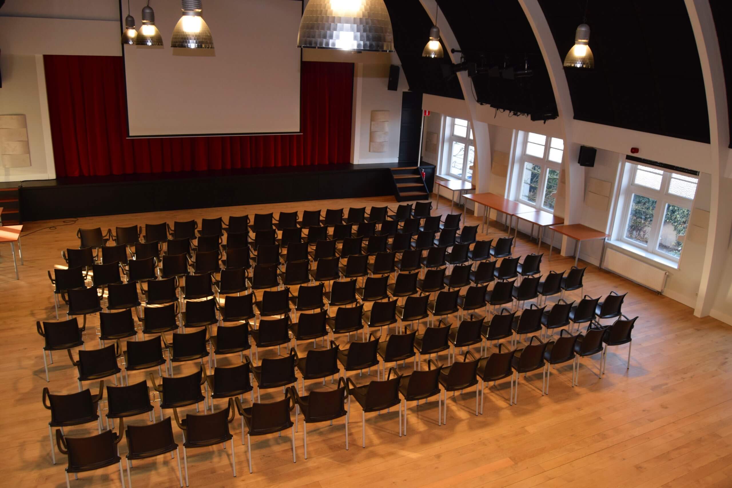 Theaterzaal vergaderen Delden